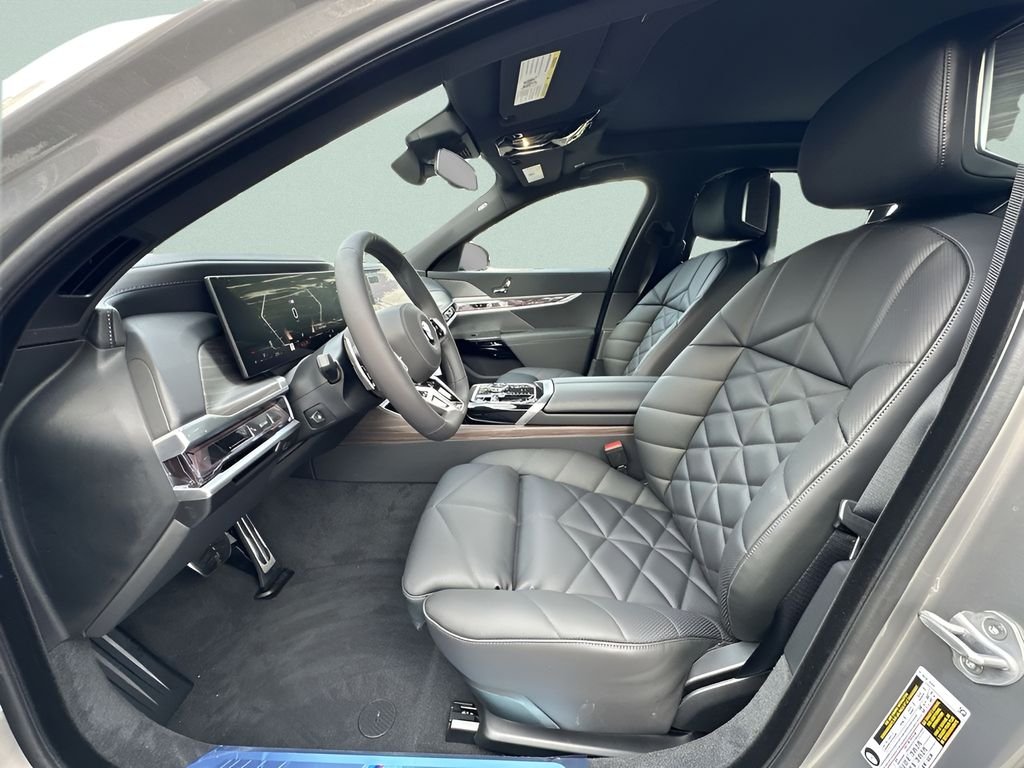 2026 BMW 7 Series 740i - Photo 15