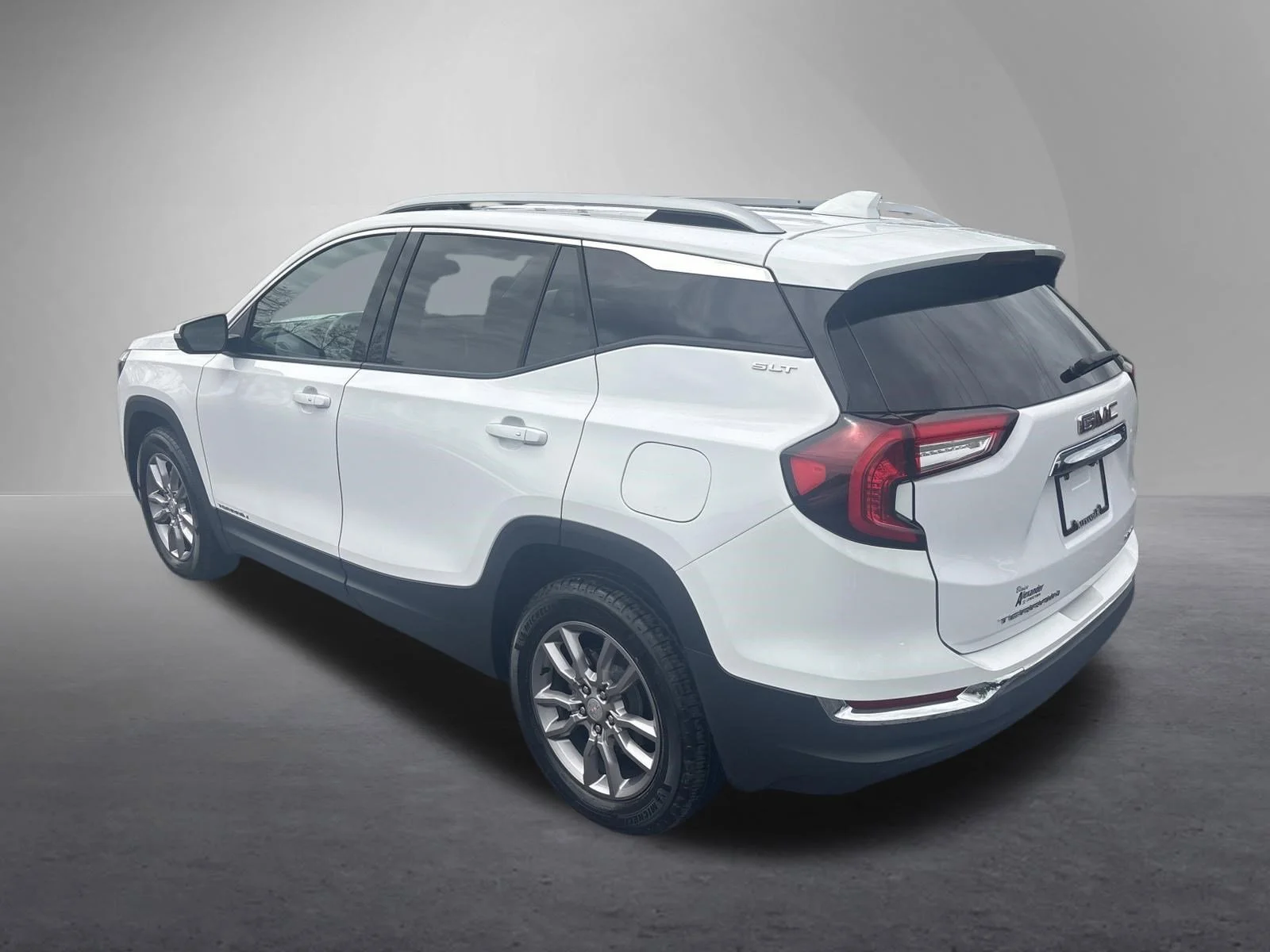 Used 2024 Summit White GMC SLT image 6
