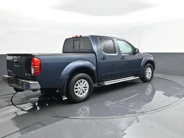 Used 2017 Arctic Blue Metallic Nissan SV image 20