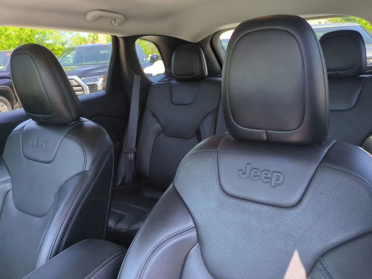2023 Jeep Cherokee Altitude Lux - Photo 8