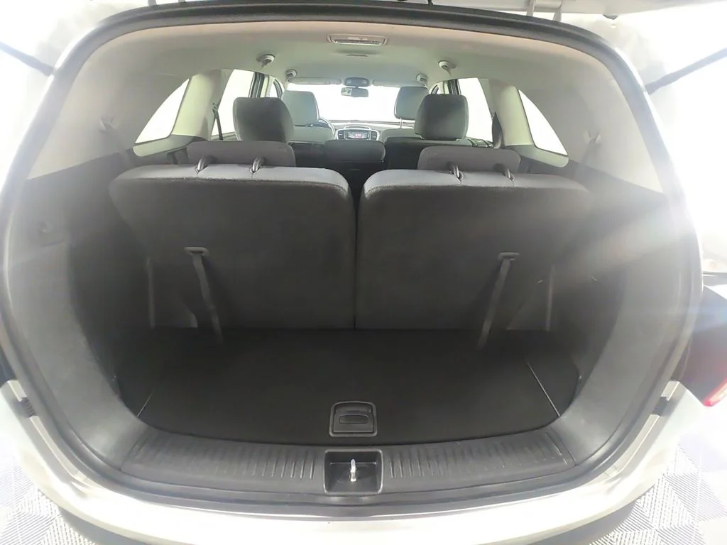 Used 2016 Silver Kia LX image 16