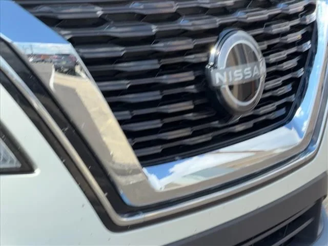 Used 2023 White Nissan SV image 9