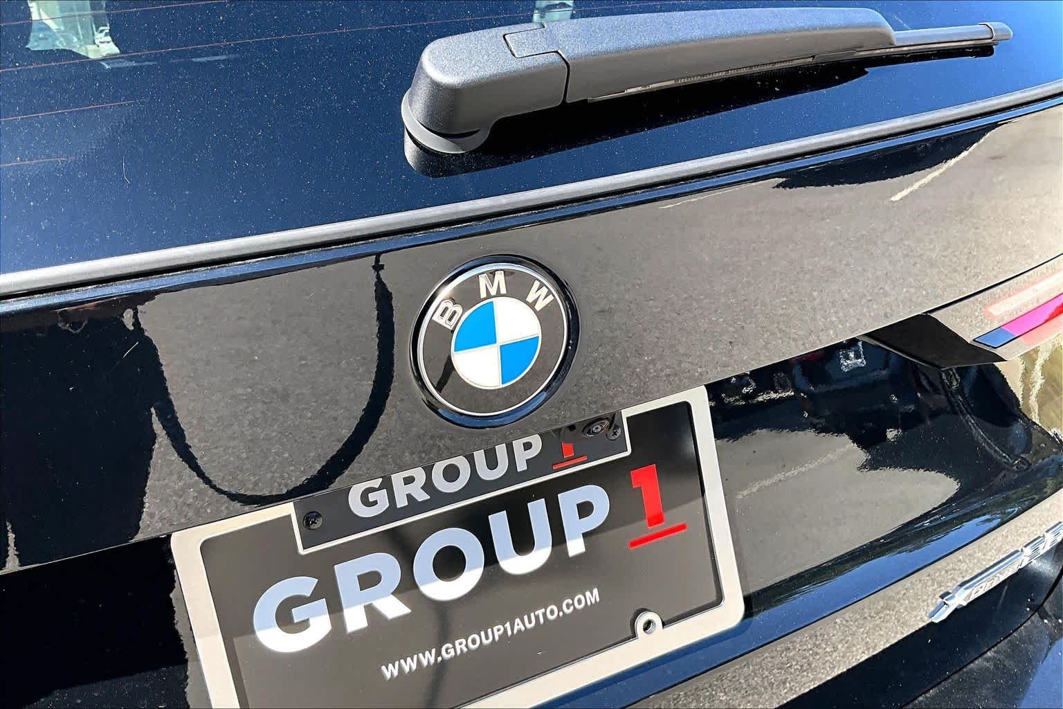 New 2027 Black Sapphire Metallic BMW xDrive28i image 15