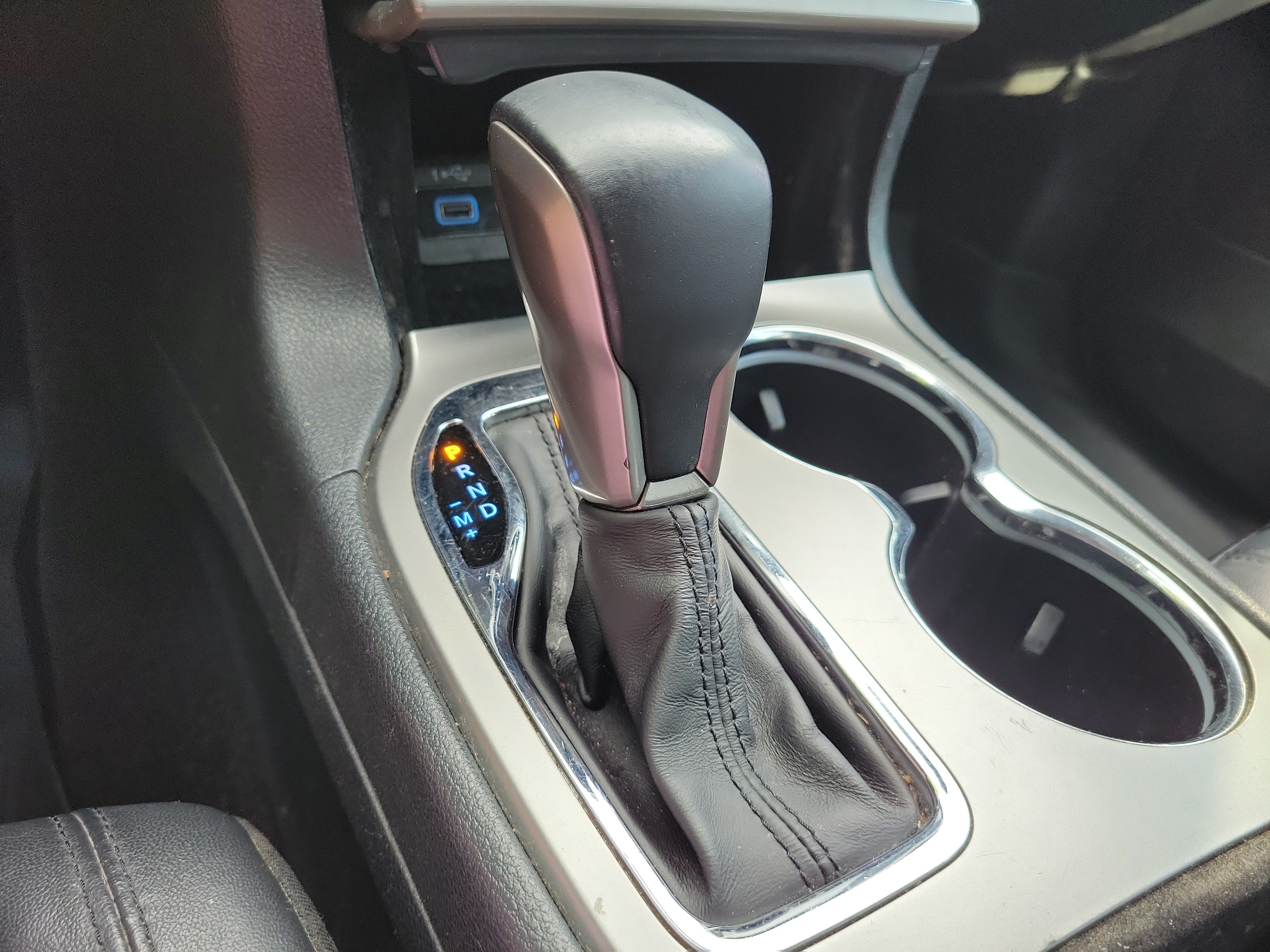 Used 2018 Bright White Clearcoat Jeep Limited image 22