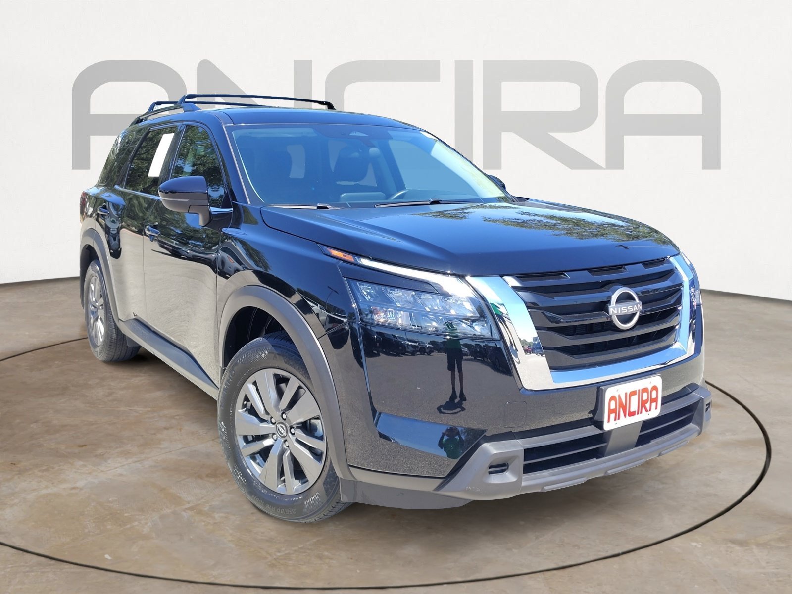 Used 2025 Super Black Nissan SV image 4