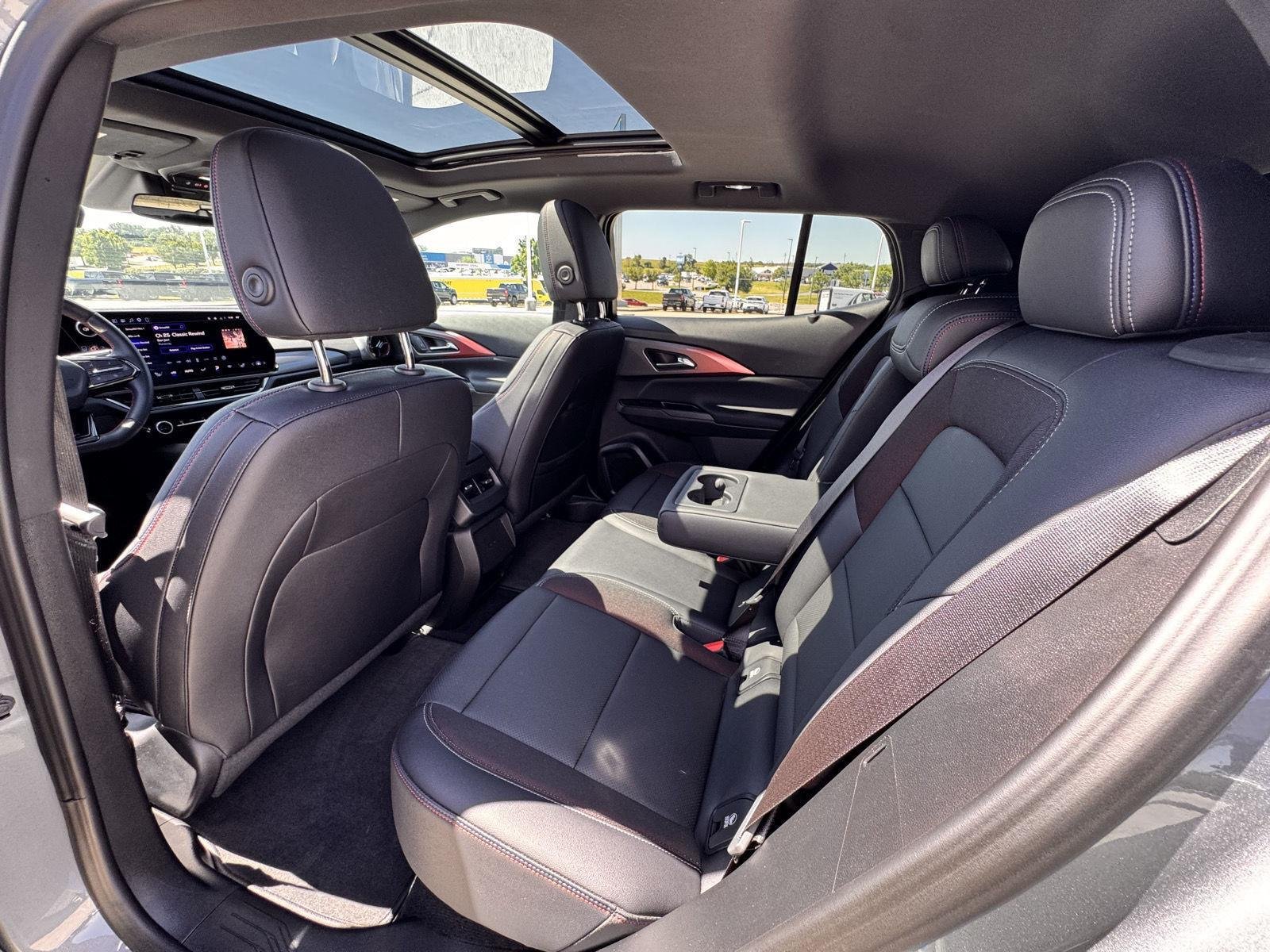2026 Chevrolet Equinox EV RS - Photo 31