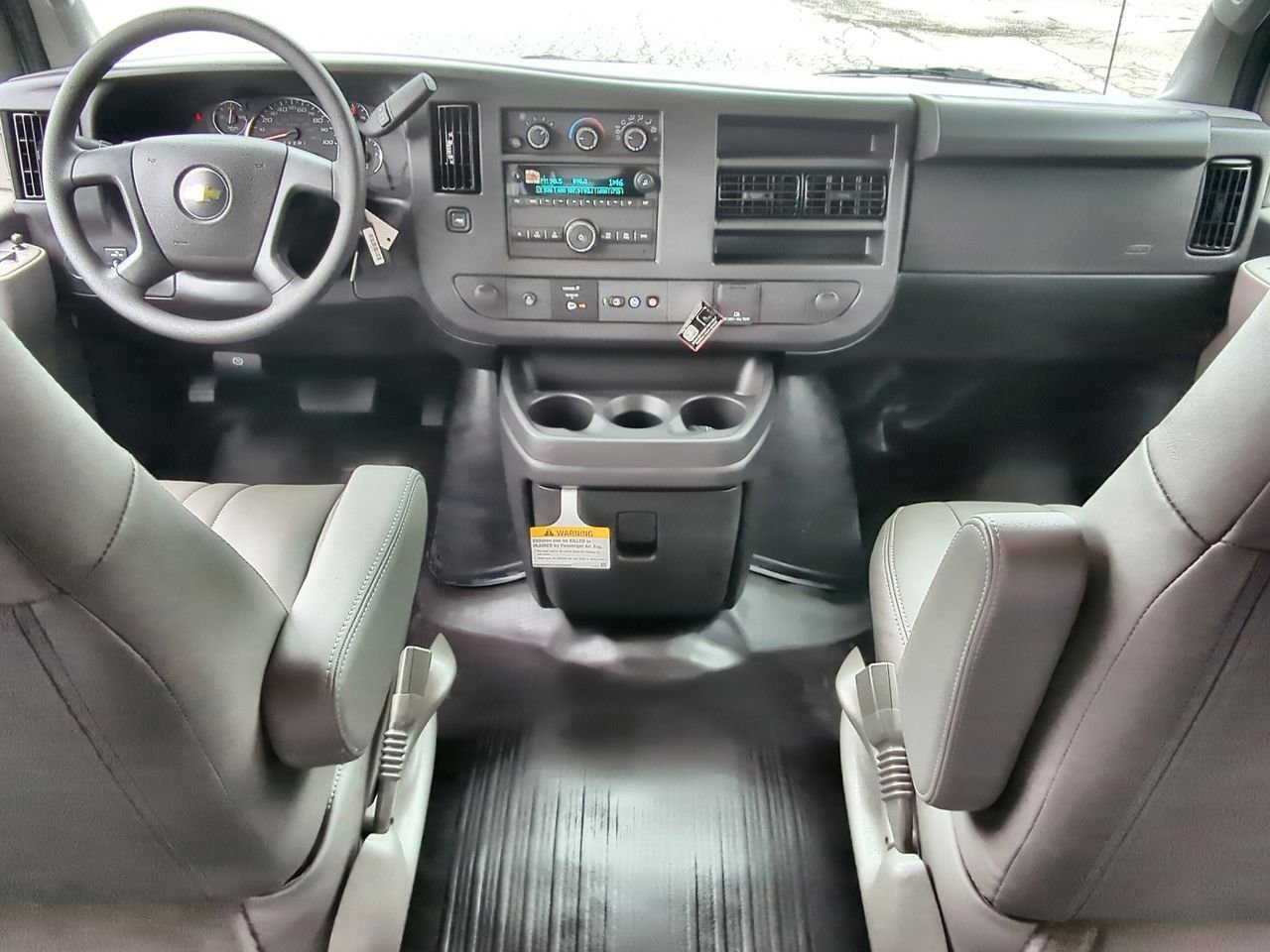 2025 Chevrolet Express Cargo Work Van - Photo 18