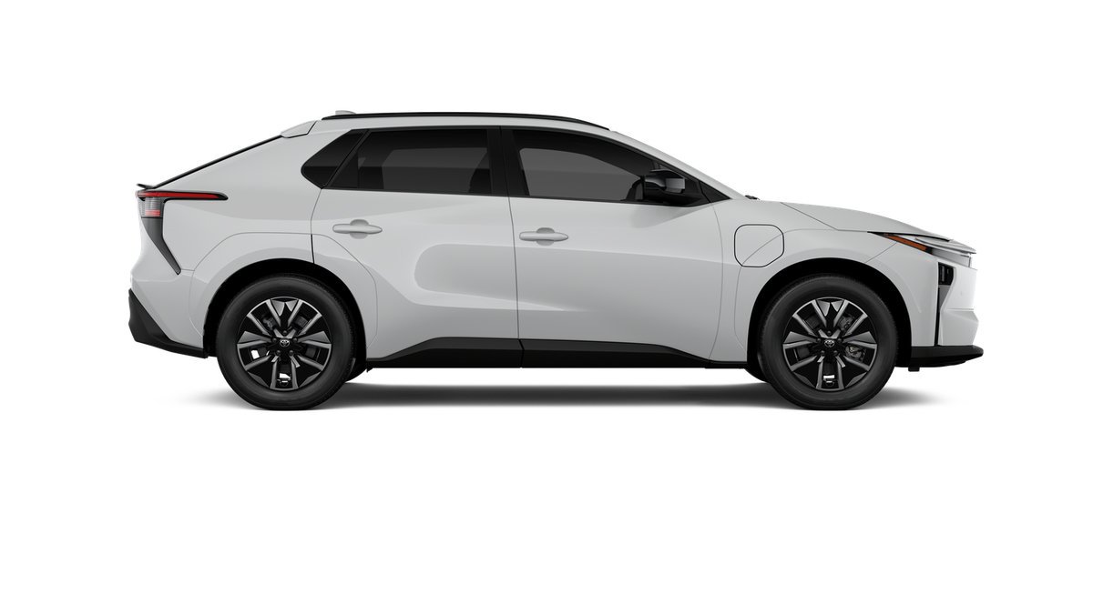 New 2026 WINDCHILL PEARL Toyota XLE image 34