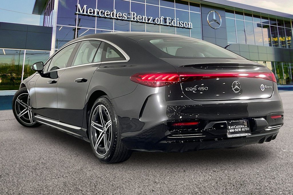 Certified Used 2023  Mercedes-Benz 450 image 2