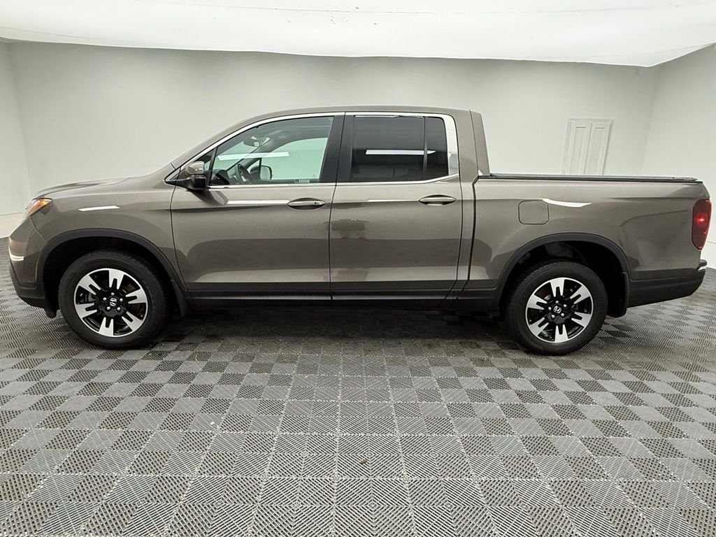 Used 2020 Pacific Pewter Metallic Honda RTL image 14