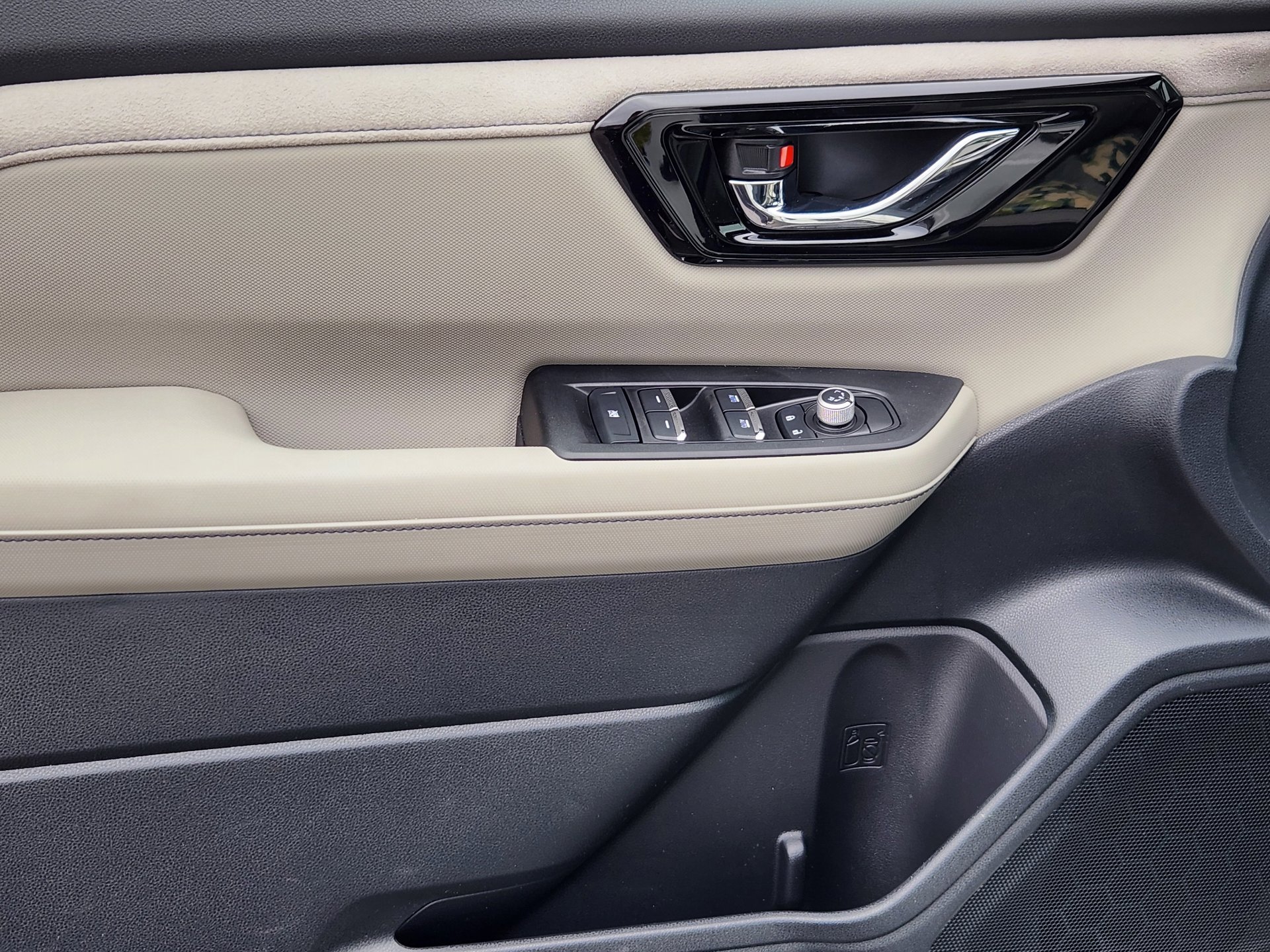 New 2026 CRYSTAL WHITE PEARL Subaru Limited image 19