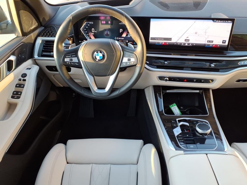 Used 2025 Tanzanite Blue II Metallic BMW xDrive40i image 3
