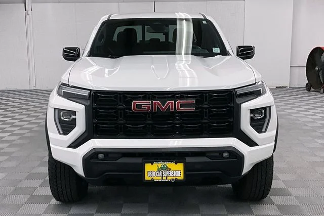 Used 2024 Summit White GMC Elevation image 4