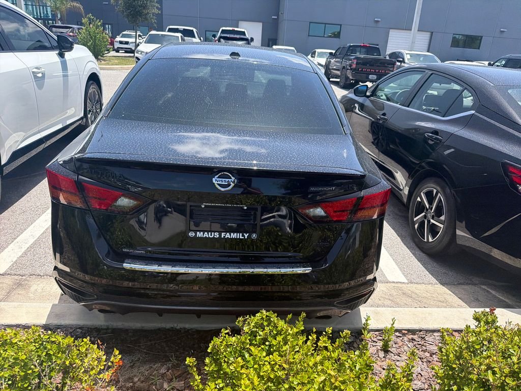 Used 2022 Black Nissan 2.5 SR image 6