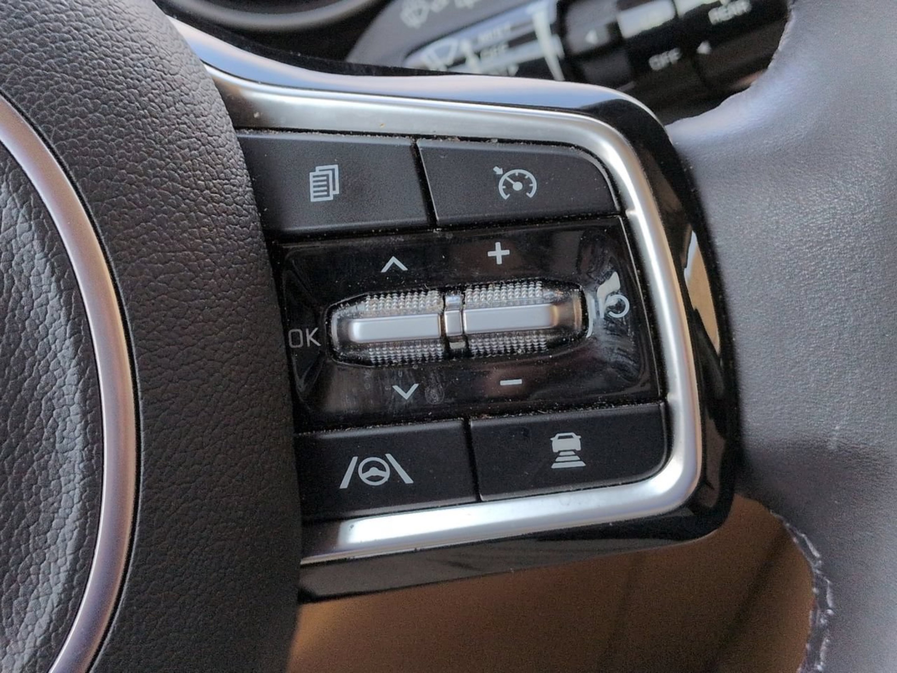 Certified Used 2024 Ceramic Silver Kia EX image 26