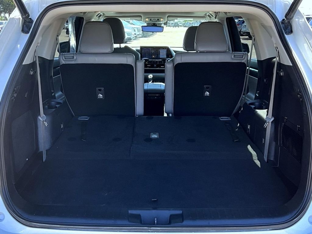 Used 2022 Beige Toyota Platinum image 22