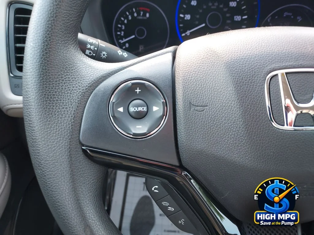 Used 2021 Silver Honda LX image 17