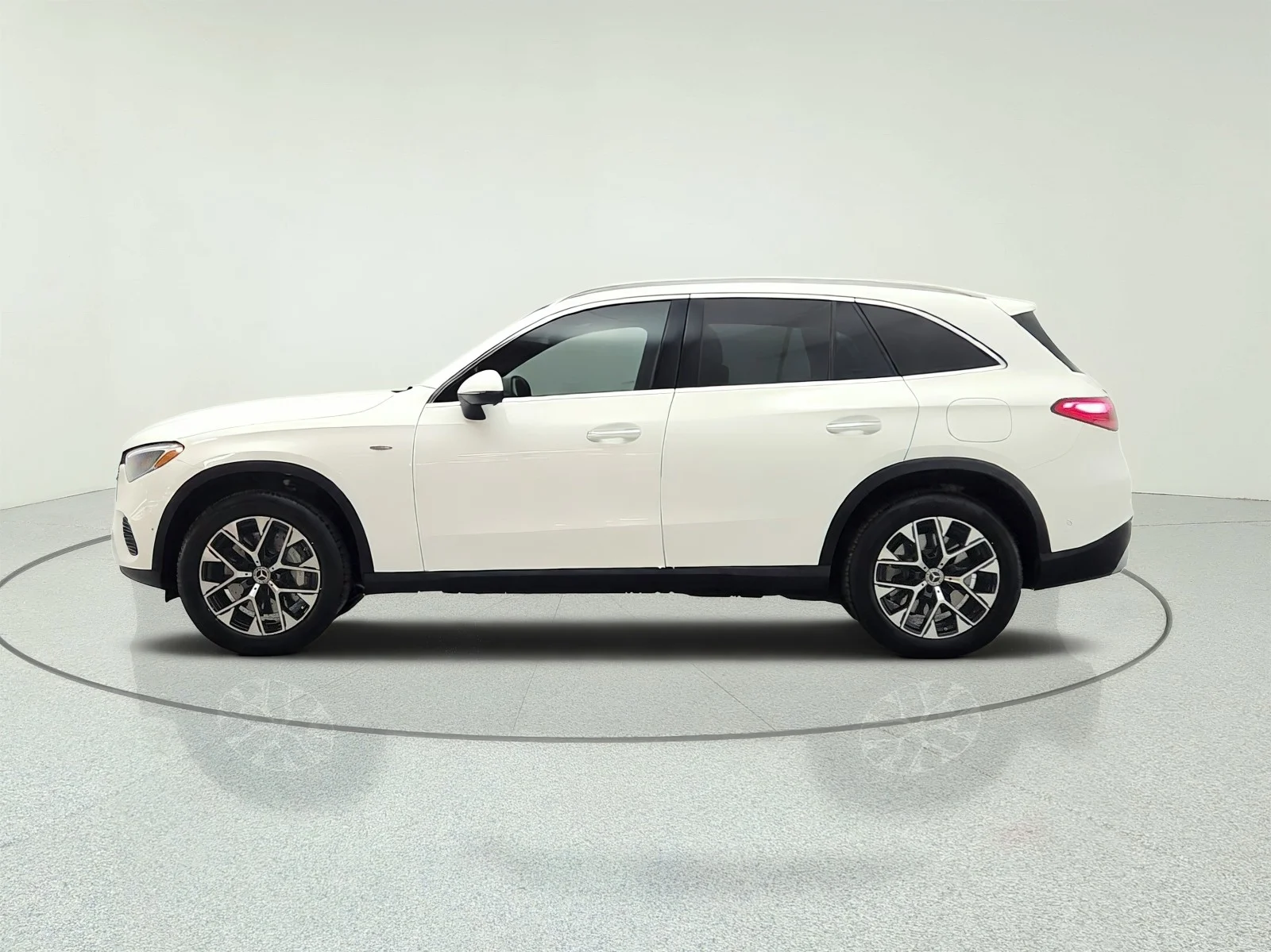 Used 2025 Polar White Mercedes-Benz GLC 350e 4MATIC® SUV image 8