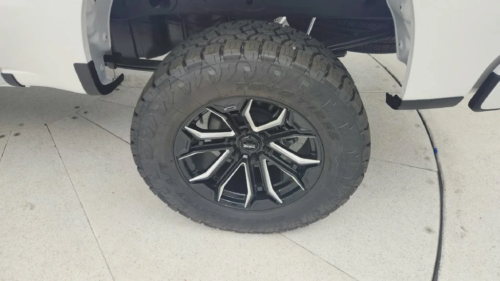 New 2026 Summit White Chevrolet RST image 28
