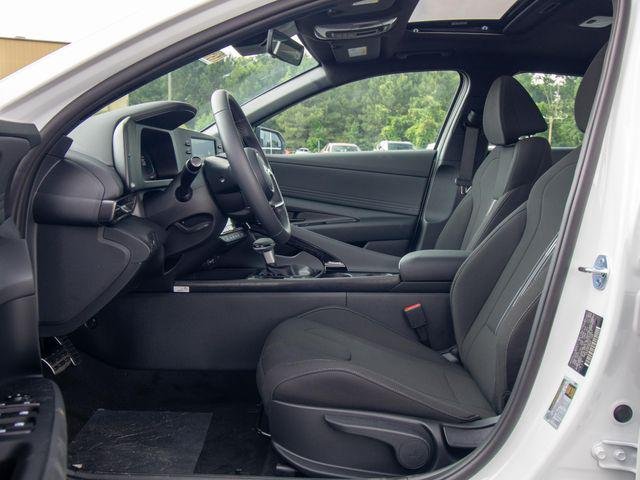 New 2026 White Hyundai SEL Sport Premium image 6