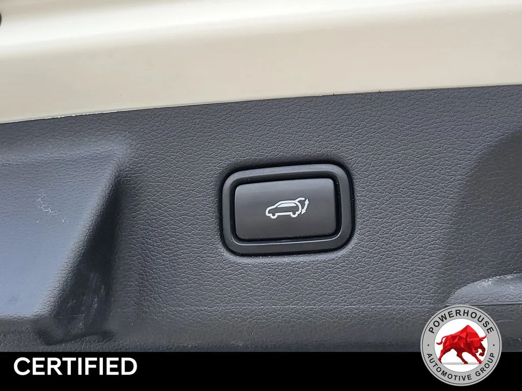 Used 2023 White Hyundai SEL image 14