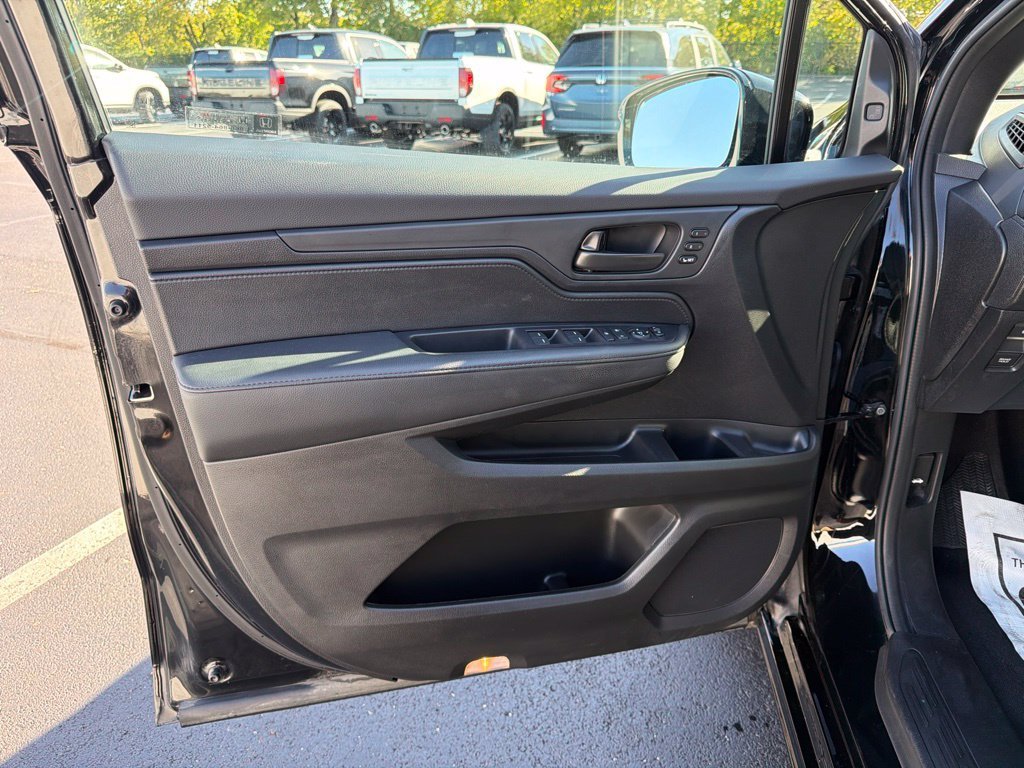 2025 Honda Odyssey Sport L - Photo 18