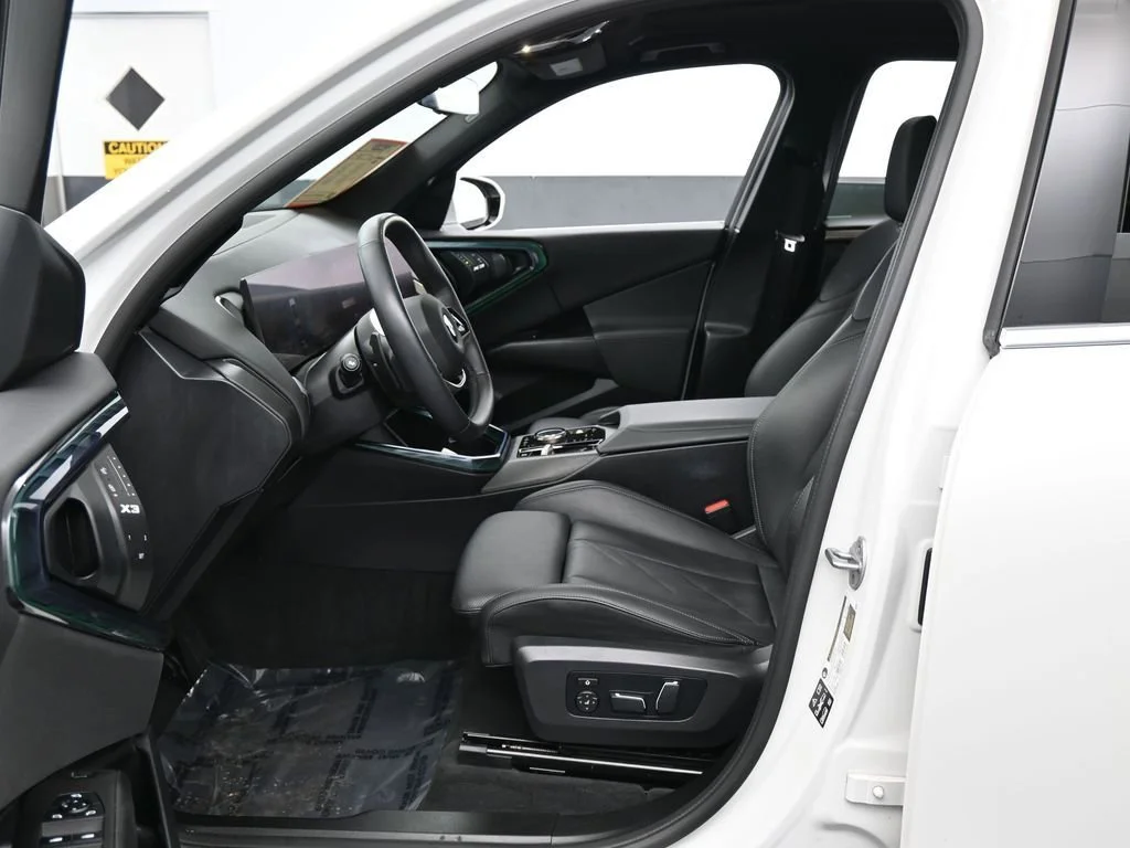 2025 BMW X3 30 - Photo 11