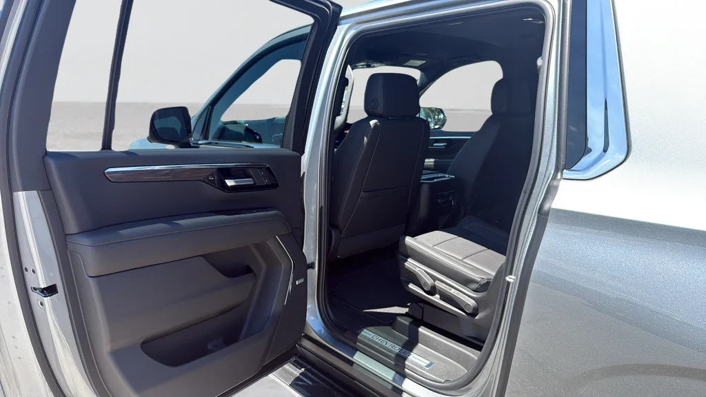 2026 Chevrolet Suburban LT - Photo 36