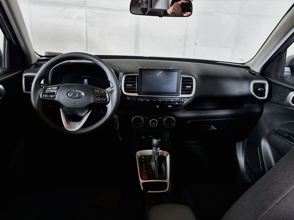 Used 2024 Gray Hyundai SE image 12