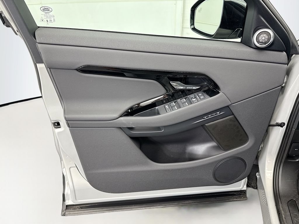 Used 2026 Seoul Pearl Silver Met Land Rover S image 23