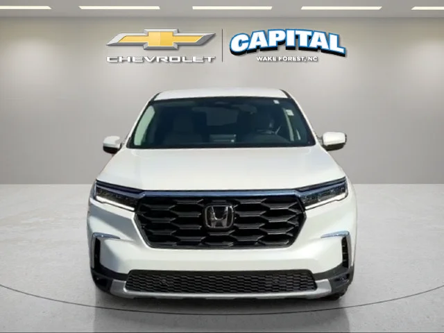 Used 2025 White Honda EX-L image 9
