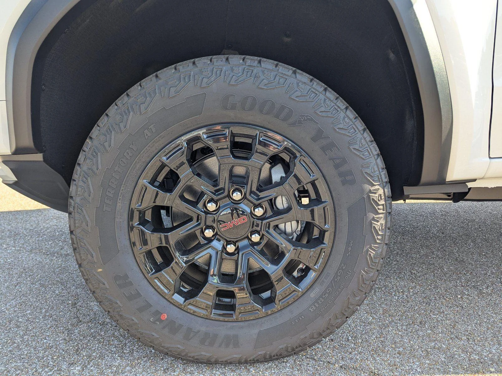 New 2026 Summit White GMC Elevation image 9