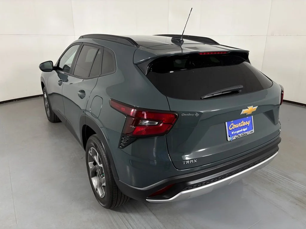 Used 2025 Gray Chevrolet LT image 6