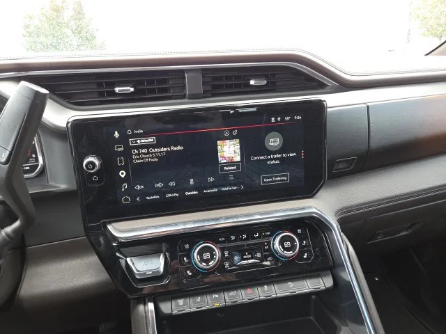 Used 2024 White GMC Denali image 33