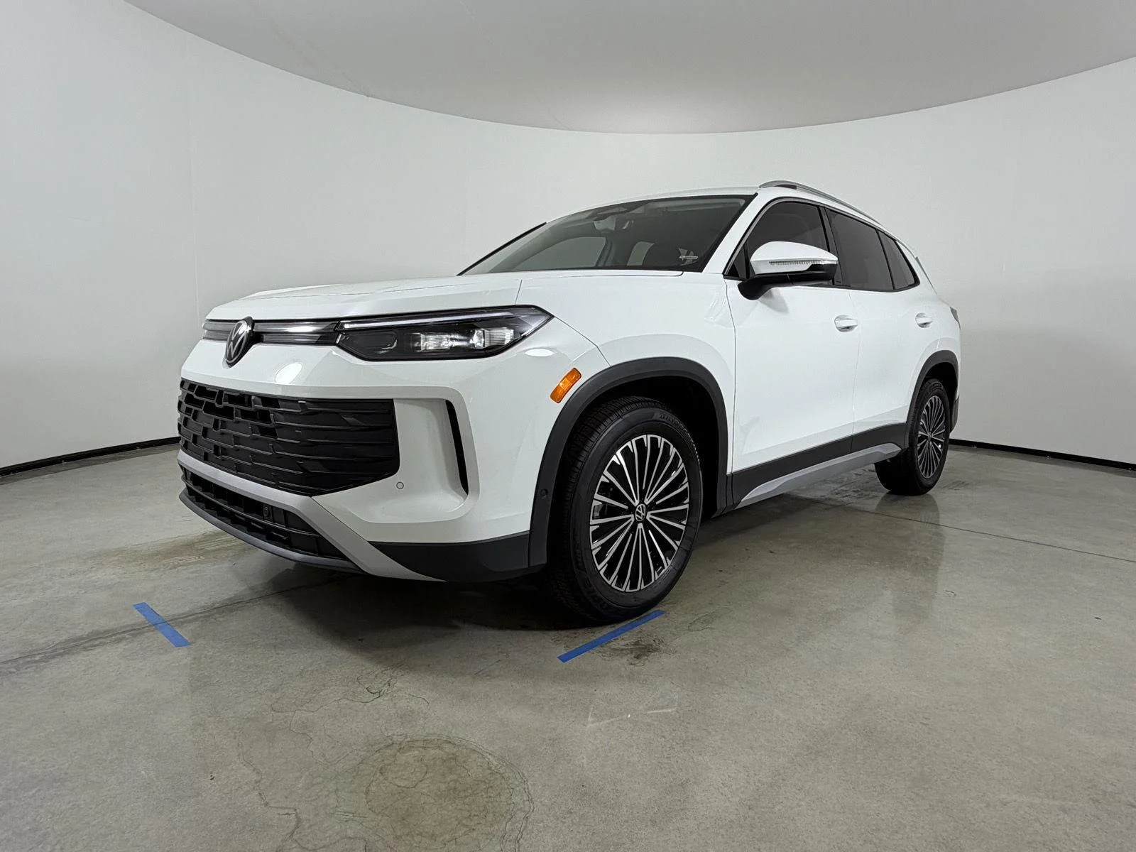 New 2026 Pure White Volkswagen S image 1