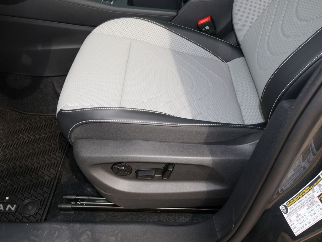 New 2026 Silver Volkswagen 2.0T SE R-Line Black image 14