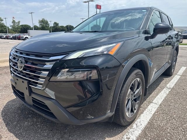 Used 2025 Black Nissan SV image 3
