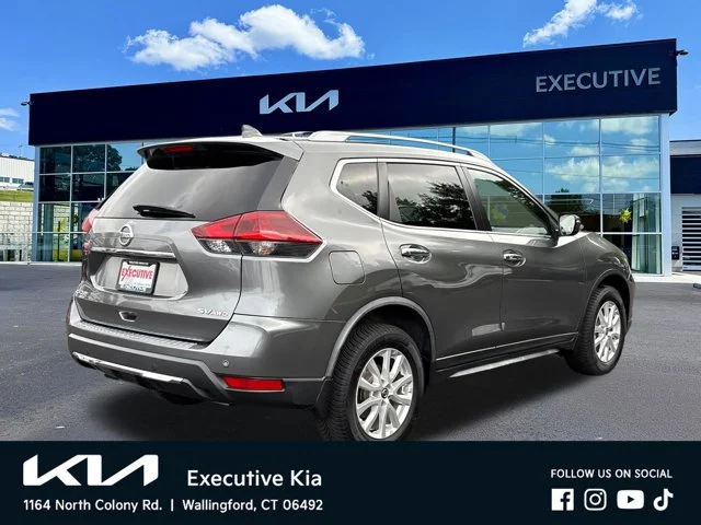 Used 2019 Gray Nissan SV image 4