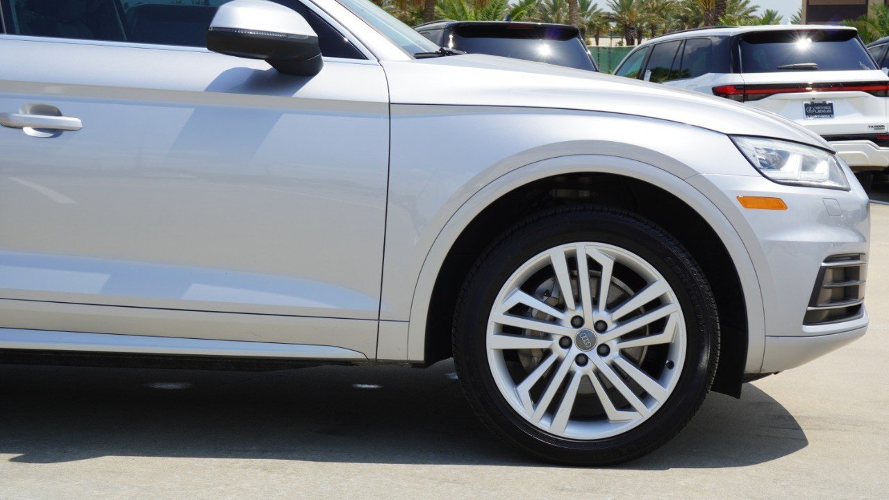 Used 2019 Silver Audi Premium Plus image 9