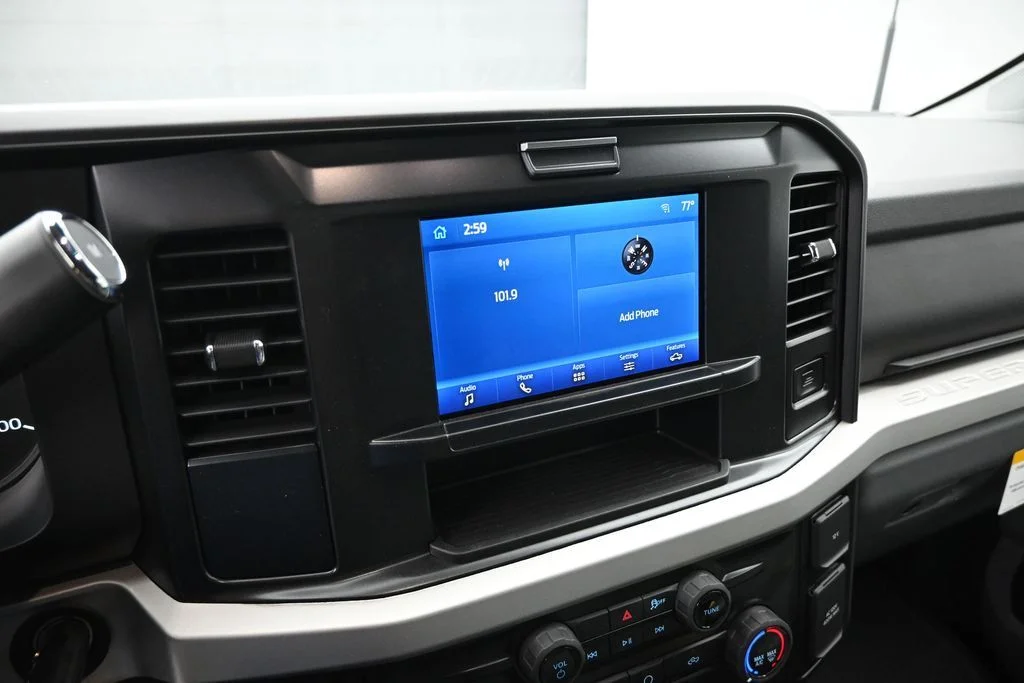 New 2026 Oxford White Ford XLT image 13
