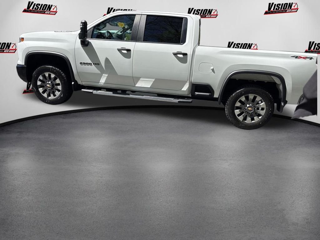 Used 2024 White Chevrolet Custom image 8