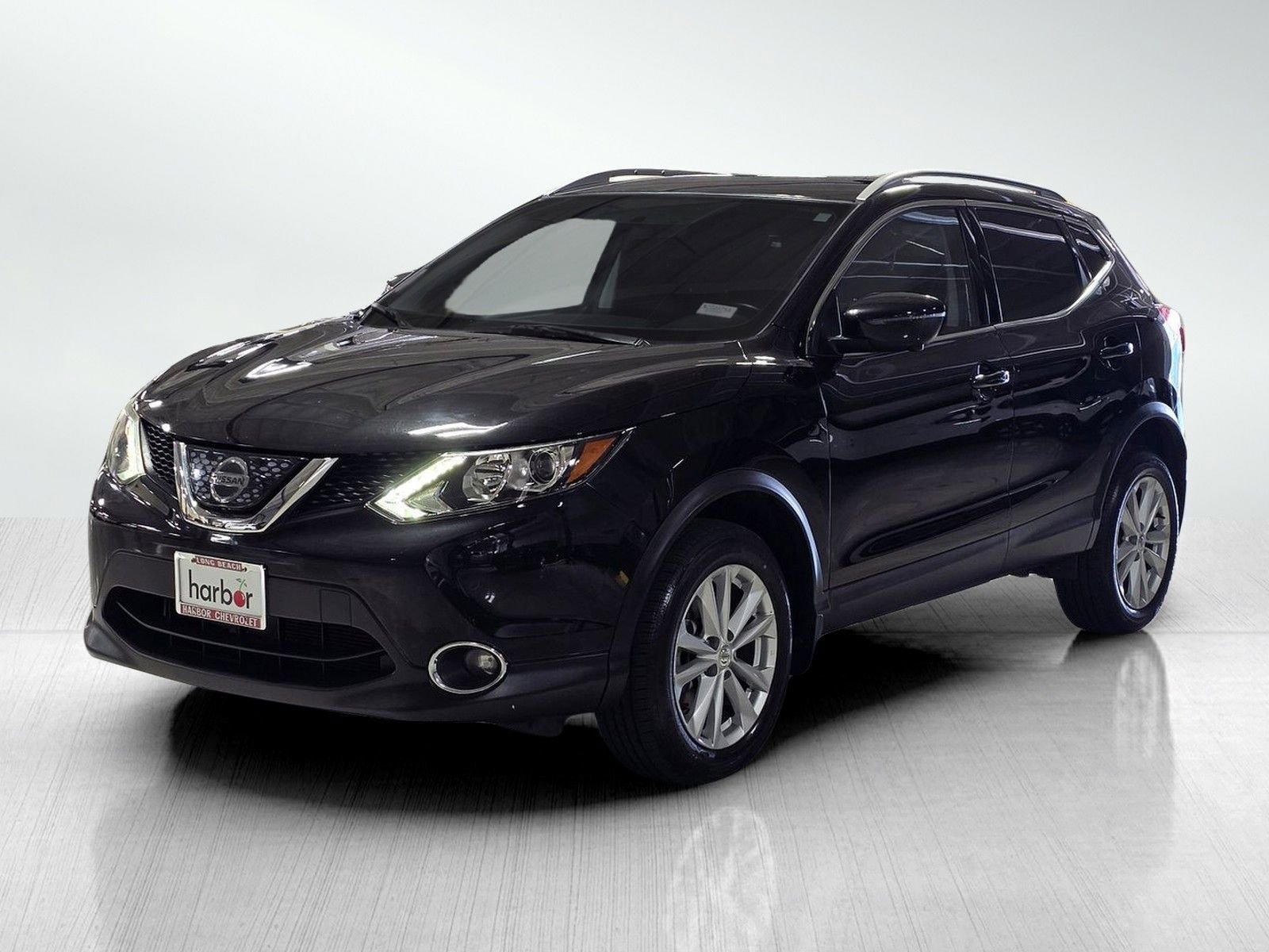 Used 2018  Nissan SV image 3