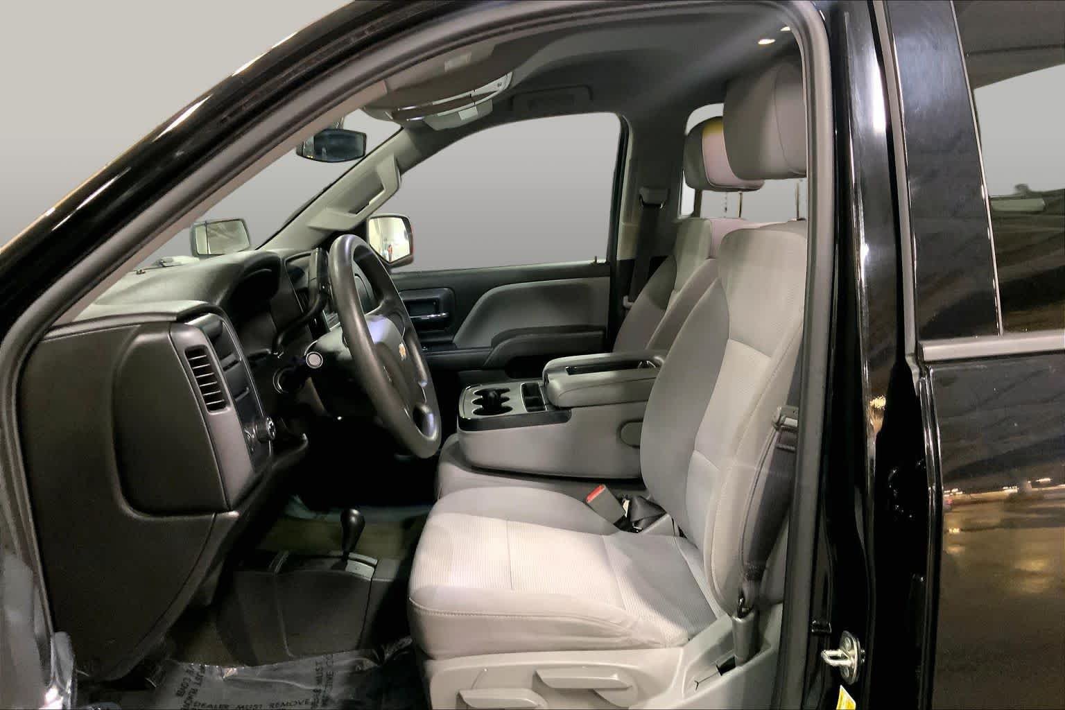 Used 2017 Black Chevrolet Custom image 8