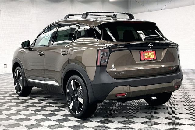 New 2026 Canyon Bronze Nissan SR image 4