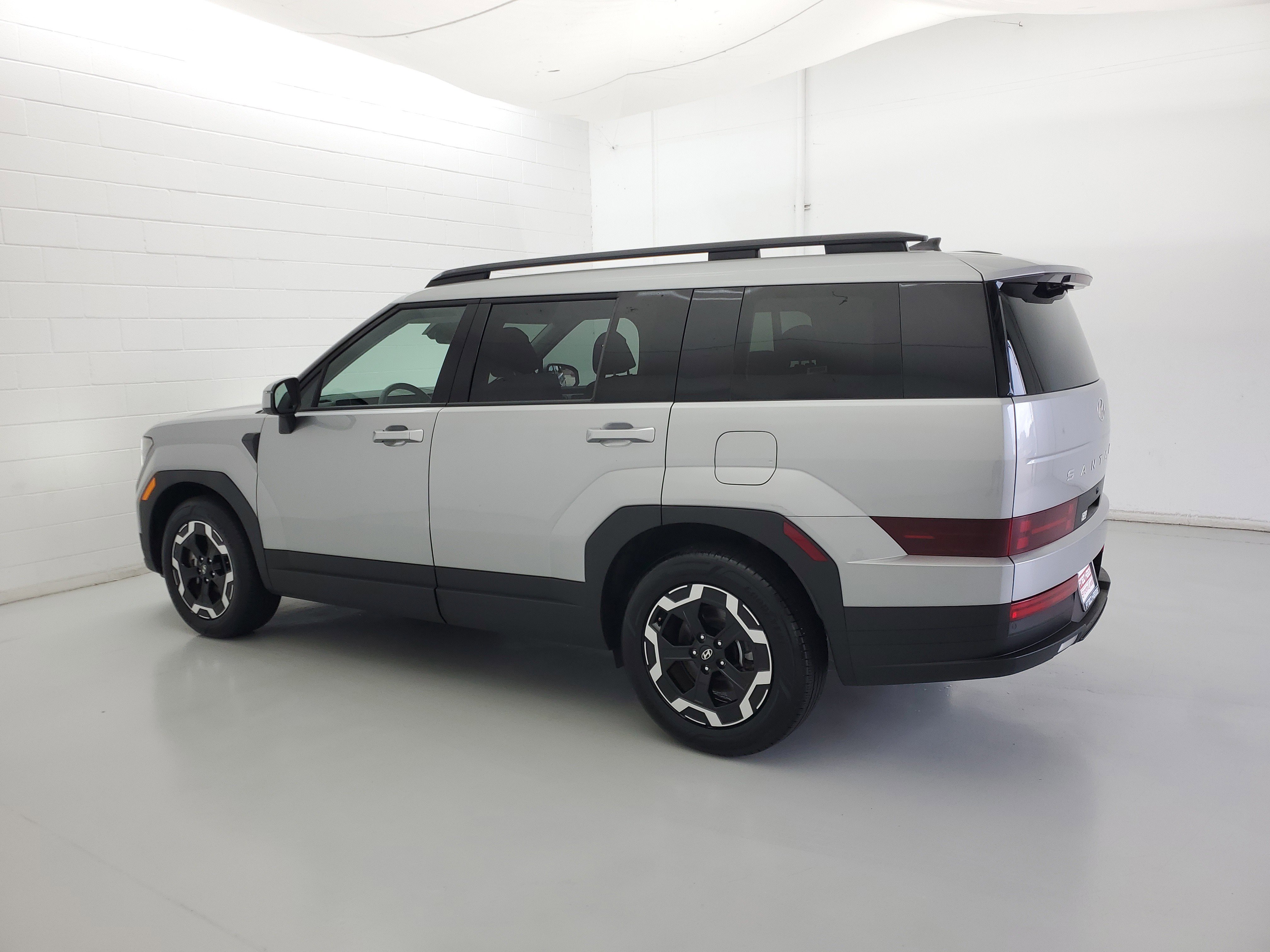 Used 2025 Shimmering Silver Hyundai SEL image 7