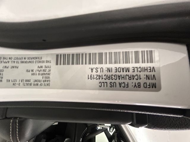 Used 2024 White Jeep Altitude image 20