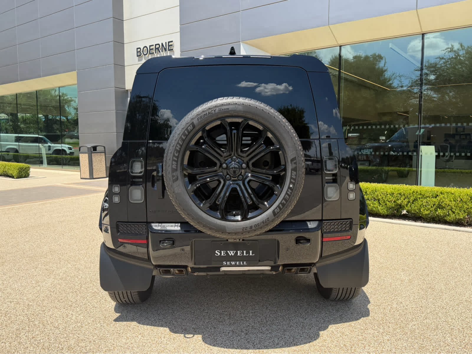 2026 Land Rover Defender OCTA Black - Photo 6