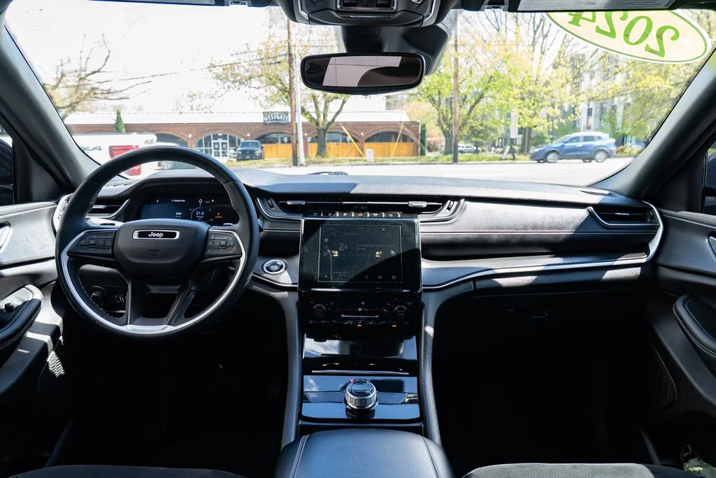 Used 2024 Black Jeep Altitude X image 10