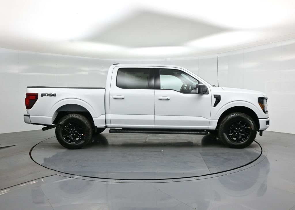 New 2026 Oxford White Ford XLT image 24