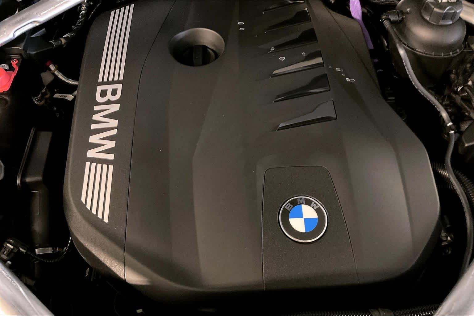 New 2027 Alpine White BMW xDrive40i image 17